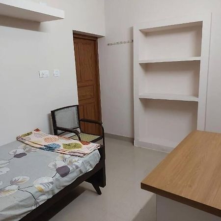 Home In Guruvayur-3 Bedroom Luaran gambar