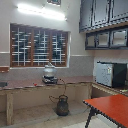 Home In Guruvayur-3 Bedroom Luaran gambar