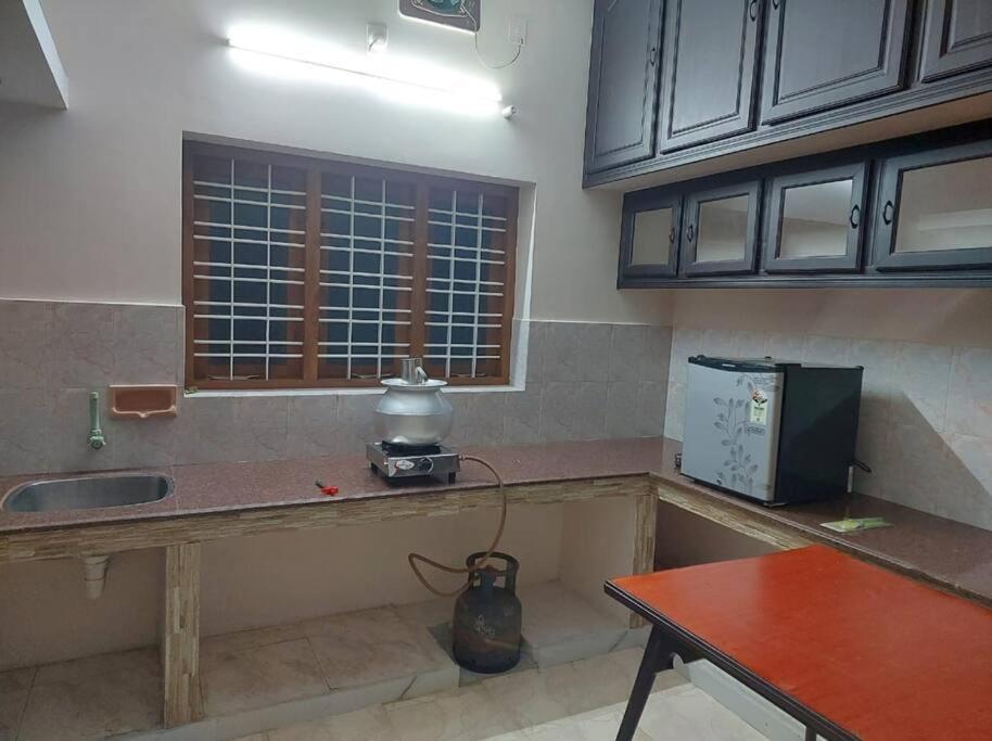 Home In Guruvayur-3 Bedroom Luaran gambar
