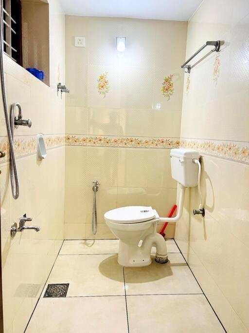 Home In Guruvayur-3 Bedroom Luaran gambar