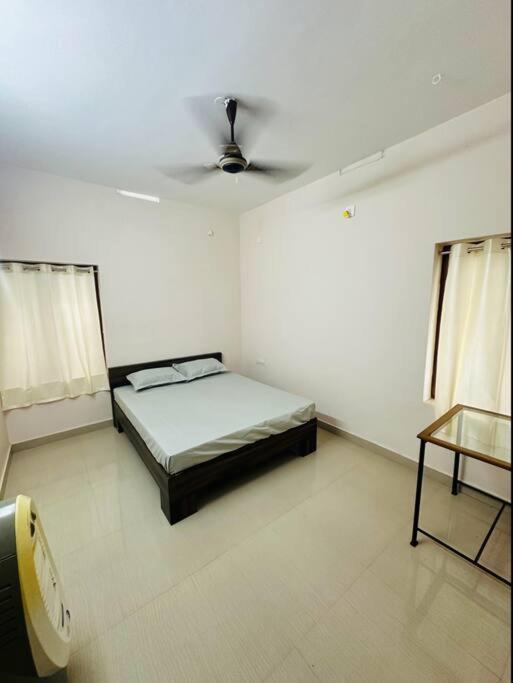Home In Guruvayur-3 Bedroom Luaran gambar